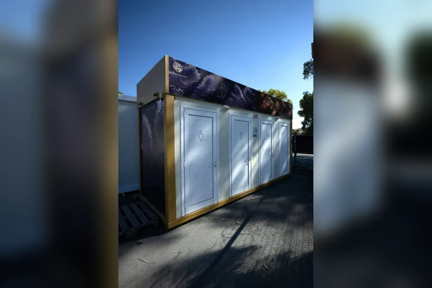 Gold Trailer