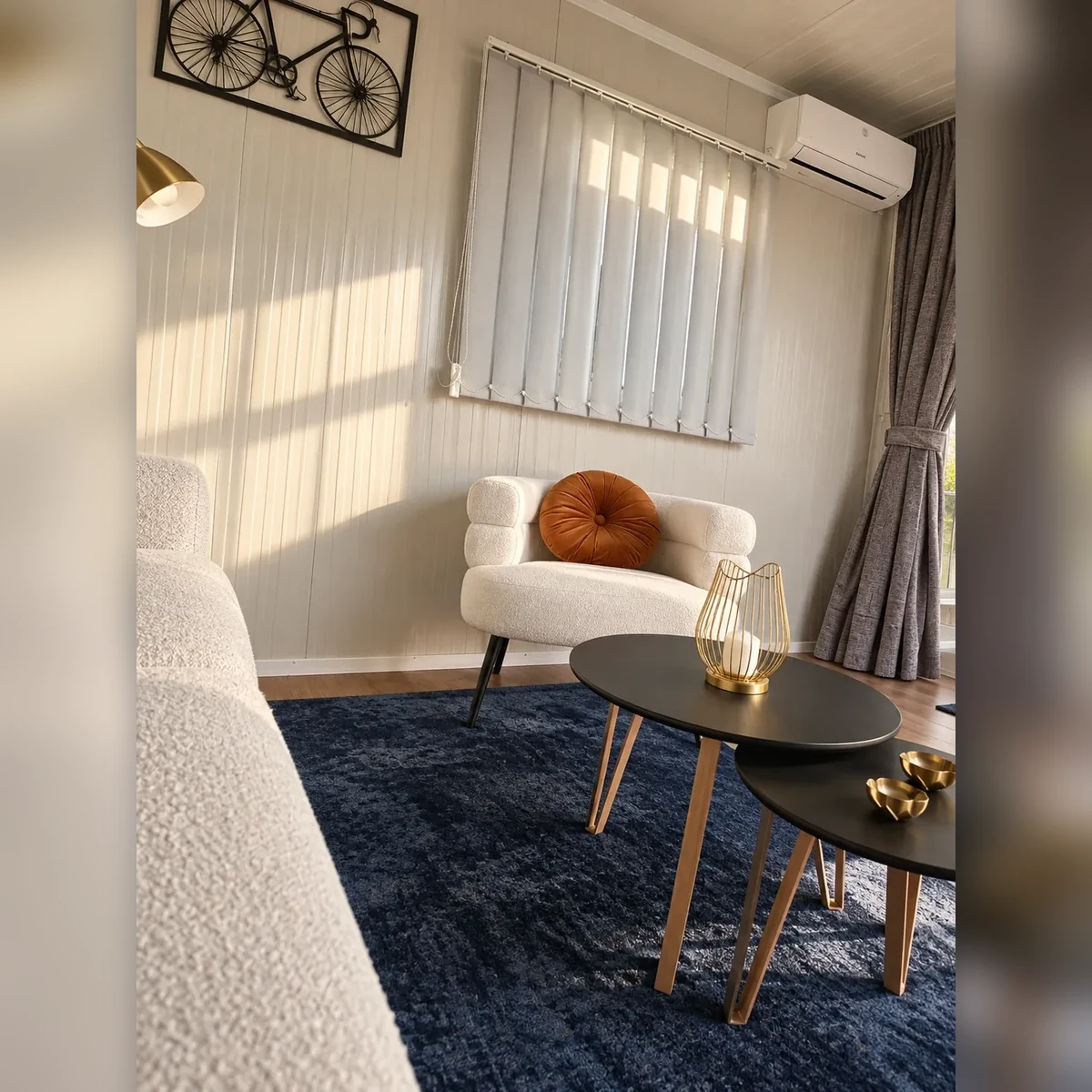 Libre, window seating